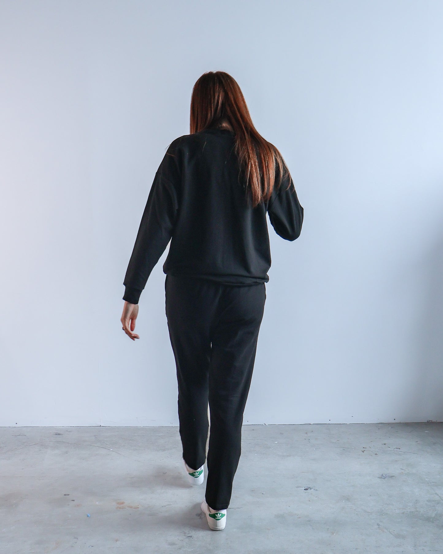 The Basic Sweatshirt in Black